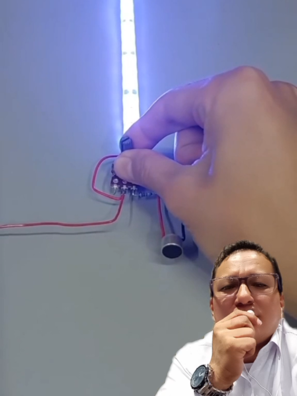 Proyecto electrónico paso a paso. Aprende a realizar este circuito y haz que la iluminación LED se active con el sonido de la música y convierte tu habitación en otro nivel con tan solo cinco componentes electrónicos #creatorsearchinsights #es #co #led #elec #electro #vir #musica 