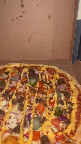 Cheese burger pizza from domino’s review 1010 banging #fyp