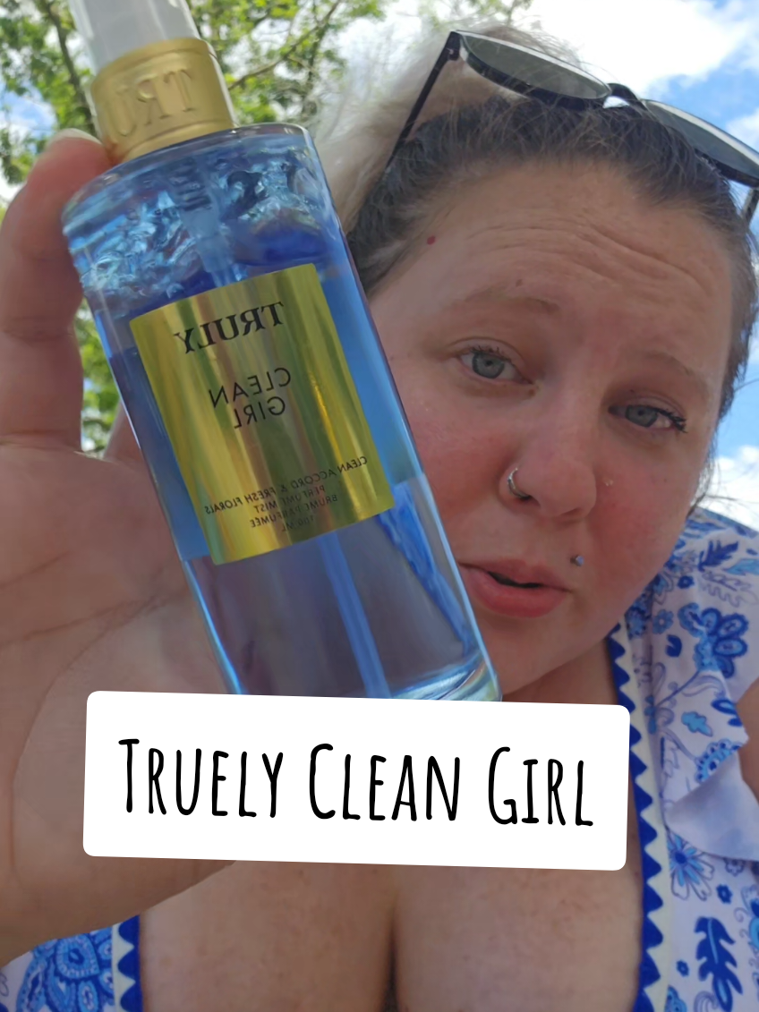 This smells sooooo good. I'll be keeping this in my bag 24/7!!! #truely #truelycleangirl #cleangirl #truelybodyspray 