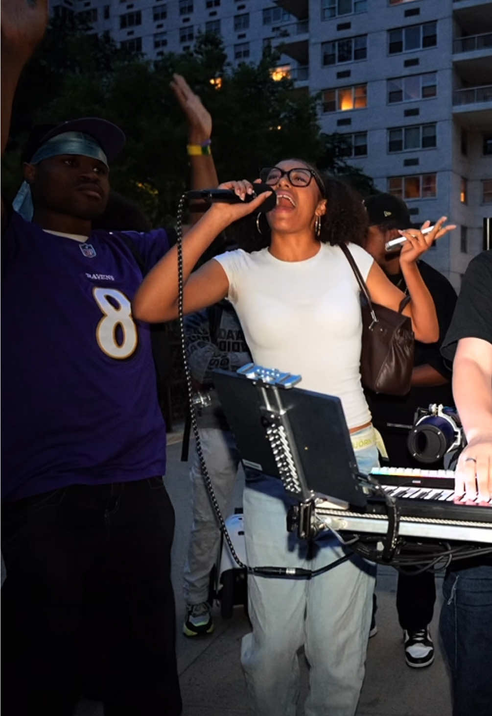 WE BACK OUTSIDE 🗣️🗣️ This dope singer @🌚👾 hopped on the mic and let me chop up her vocals while she was still singing, just got crazier and crazier @lifeofkema @T-BLAZE 