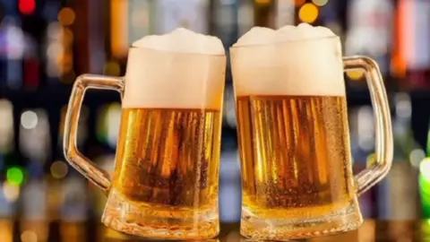 Manyinya#beer #karahanyuze #oldschool #rwandatiktok🇷🇼 #burunditiktok🇧🇮 #ugandatiktok🇺🇬 #kenyantiktok🇰🇪 #goviral #fypシ゚ #biganzaarts 