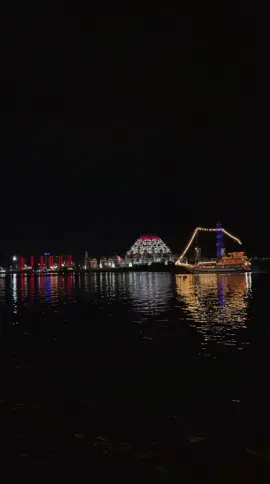 Panlos dengan view cantiknya di malam hari 🌙 #pantailosari #makassar 