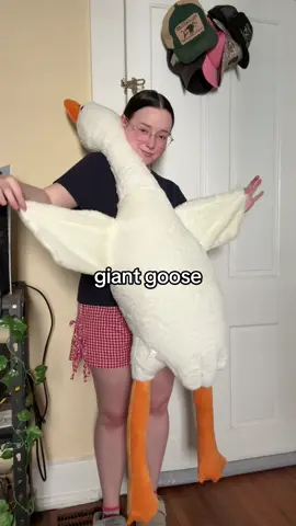 giant goose #giantgoose #goose #plushies #stuffedanimals #dealsforyoudays 