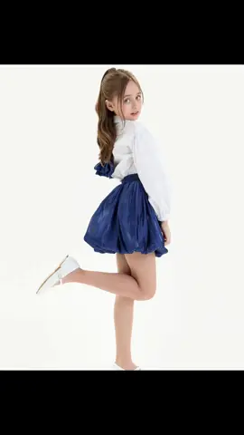 Aksinia makes her debut, look how cute she is, she has a future in children's commercials! 