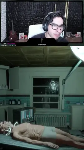 Que bonitos ojos compadre twitch.com/eneninn💜 < directos de juegos de terror