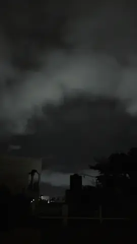 يحدث الآن 
