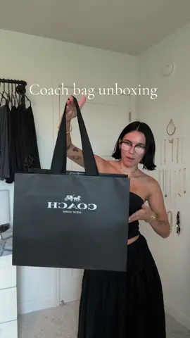 In LOVE with my new @Coach bag🤩 go get her while she’s on sale! ——— #fyp #foryou #coachbag #coachunboxing 