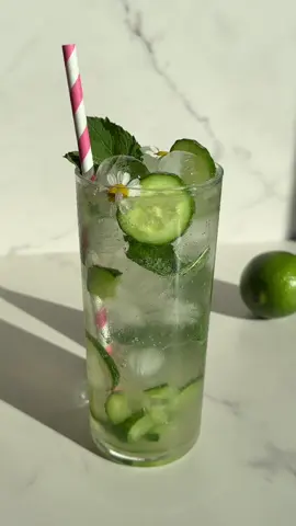 A refreshing beverage that’s crisp, cool, & totally hangover-free 🥒💦✨ .5 oz lime juice 3-5 slices cucumber 3/4 oz simple syrup 6 mint leaves Top with club soda #mocktail #drinks #beverage #cucumbermint #cucumber #mojito #drinkrecipe #mocktailmagic #summersips #summertime #fresh #soda 