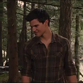 Childhood love 😢Hello everyone after months 👋 to be honest I forgot to edit it so please ignore this edit I made after a long time . Better ones will come #renesmee #jacob #foryoupage #viral #pyf #brakingdawnpart2 #twilight6 