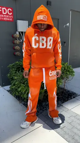 ĆBØ ŁŸFËSTŸŁË ORANGE SWEATSUIT RELEASES ?/?/25 VIPs get exclusive day-one pricing + first access to unreleased drops. Join now. #fashion #streetwearfashion #clothingbrand #streetwear #outfitinspo #californiabreeze #fashioninspo #viral #fashionstyle #clothing #fashiontok #StreetFashion #shorts #fyp 