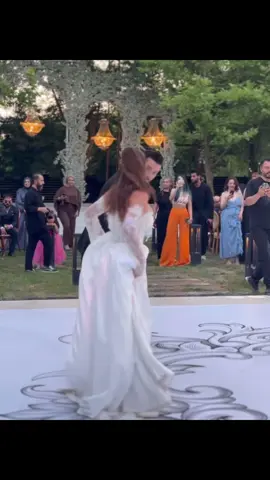 Dans dans danssss 💃🏻🕺 |• #busmer |• #keşfet |• #fypage  |• #couple @busseunlu @mertindereee 