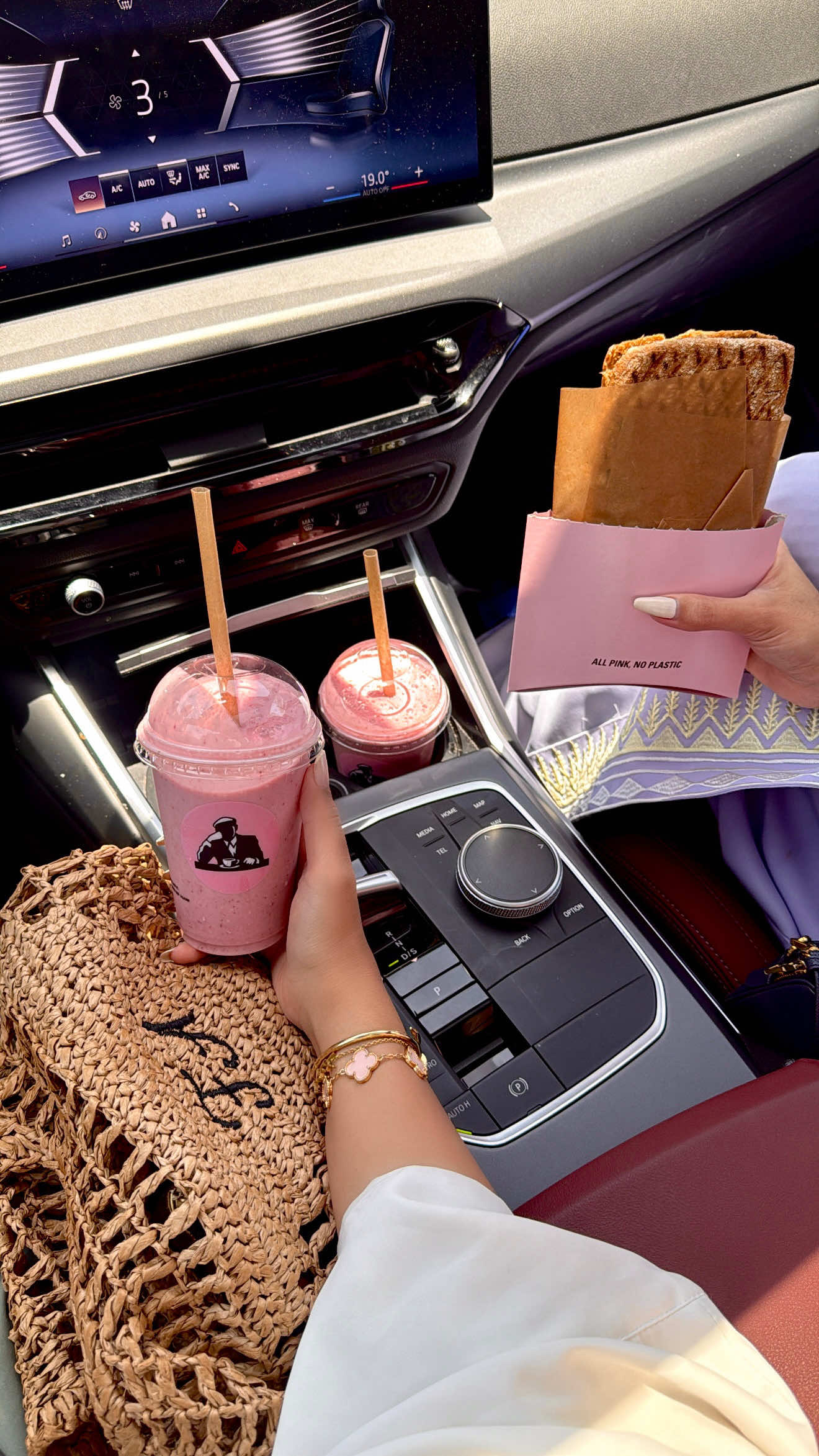 🌸💕🪩🎶 . . . #fyp #ترند #اكسبلور #مطاعم_جدة #بحر #summervibes #fypage #الشعب_الصيني_ماله_حل😂😂 @Black Tap KSA @JOE & THE JUICE 