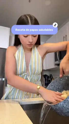 Papas fritas saludables y fáciles 🍟 Ingredientes - papas  - condimentos: ajo en polvo, pimienta, cúrcuma sal y paprika  #Receta #papasfritas #airfryer #freidoradeaire #fries #longervideos #recetasfaciles #recetassaludables #recetascaseras #recetasmexicanas #saludable #nutricion #nutricionsaludable #alimentacionsaludable 