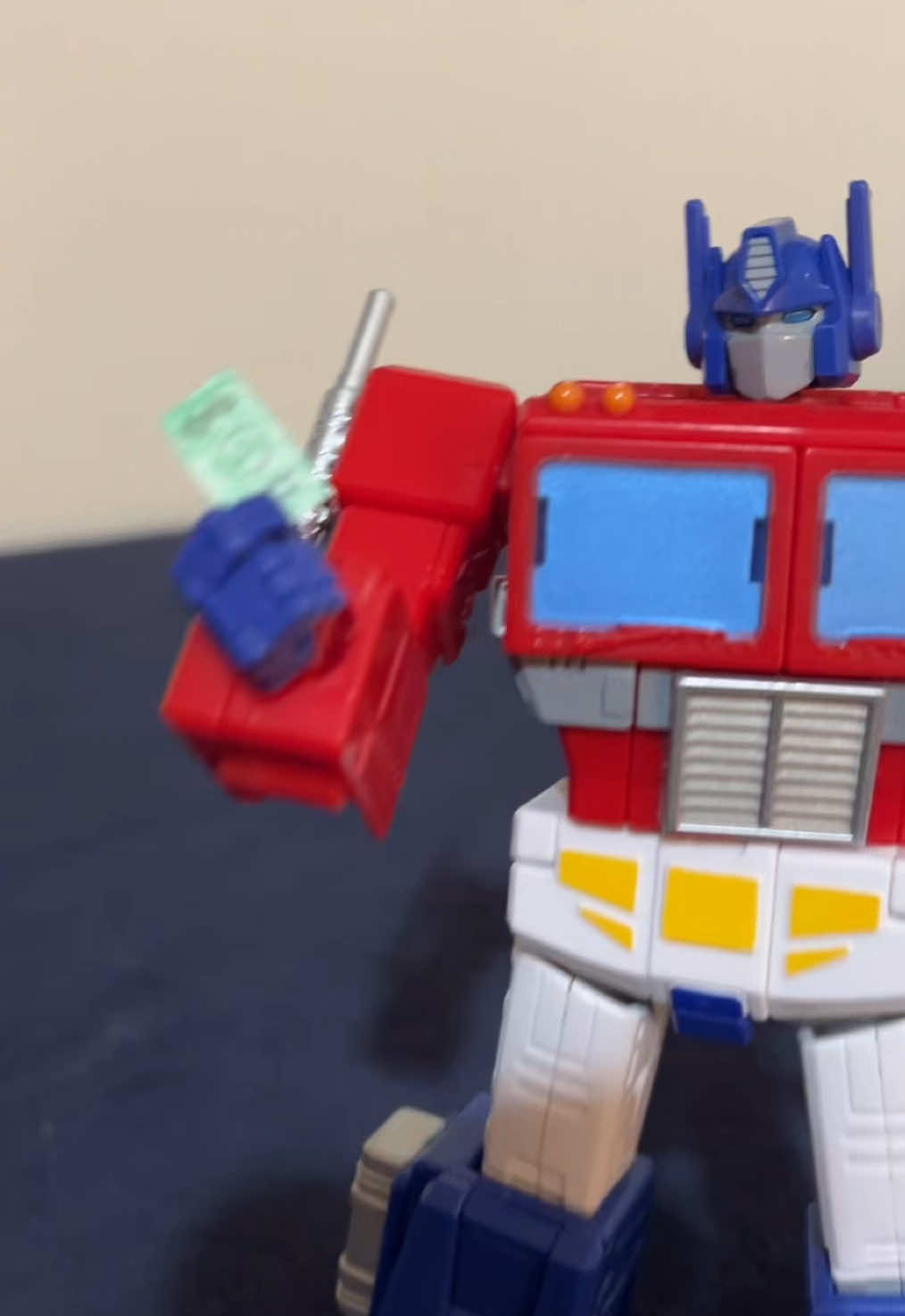 Prime does not want to be bothered #transformers #g1transformers #transformersfigures #optimusprime #bumblebee #bumblebeetransformers #actionfigures #meme #fyp #fypage #foryoupage 