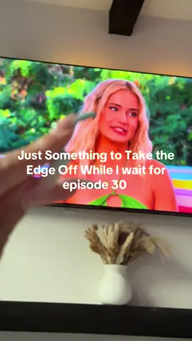 Patiently waiting for tonight’s episode 🫣😅😅😅. 👀👀👀 #aftersun #LoveIsland #loveislandusa 