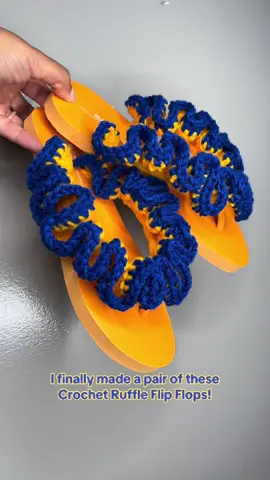 Crochet Ruffle Flip Flops! #crochetruffleflipflops #ruffleflipflops #crochetflipflops 
