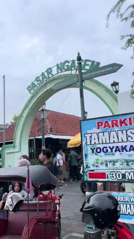 Sarapan pagi di PASAR NGASEM YOGYAKARTA 🥰