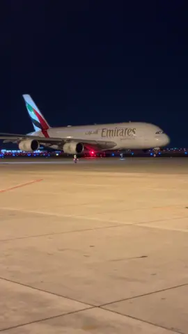 A380 เมื่อเทียบกับขนาดของตัวคน #airbus #a380 