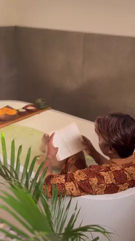 Let the stress melt away. A calming bath and rejuvenating facial to bring you back to yourself. Explore more of our rejuvenating treatments at jhagatspa.com. 📍Jhagat Spa Centre, Jl. Hanoman, Ubud, Gianyar, Bali 80571 📞 +62 823 4088 1153 📧 info@jhagatspa.com / jhagatspa@gmail.com  🕙 Open everyday : 11 AM - 10 PM #jhagatspa #spaubud #balinesespa #spabali #spainbali #couplespa #couplemassage #WellnessTime #AffordableLuxury #SpainUbud #balinesespa 