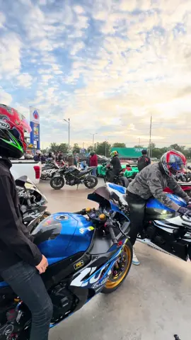 รถของแค่ของเล่น มิตรภาพสำคัญกว่า #ณลพบุรี #s1000rr 