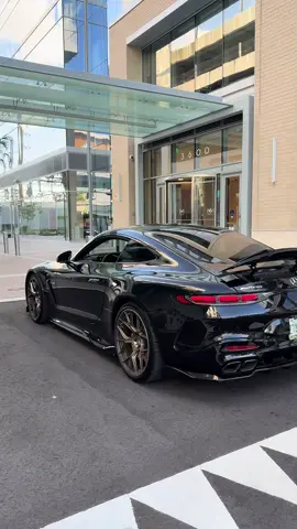 When the huzz see the GT 🙀 #amg #mercedes #benz #gt63 #carsoftiktok 