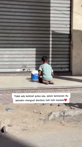 mereka memang orang orang yang takkan pernah terkalahkan..🇵🇸🕊️ #savechildrenpalestine #savepalestine #freepalestine #freegaza♥️🇵🇸children #fyp #fypシ #foryou #justicepalestine