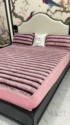 Cuộn mình trong bộ ga gối lông hồ ly – nơi chỉ có sự ấm áp, bình yên và những giấc mơ êm ái #changagoidem #changagoi #rubidecor #changagoidem_nhapkhau #memmai #chăn #chăn_ga_đẹp #xuhuong #bochangagoidem #changa #muadong #mem #gagoi 