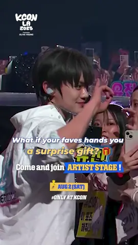 [#KCONLA2025] What if your faves hands you a surprise gift? Come and join ARTIST STAGE #ONLYATKCON ! Enjoy the ultimate fan experience with #ZEROBASEONE 📍 ARTIST STAGE 🗓️ AUG 2 (SAT) - KCON LA 2025 AUG 1-3 Crypto.com Arena, LA Convention Center Let's #KCON