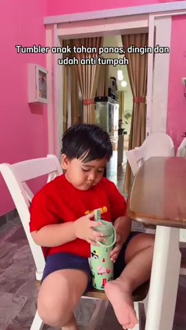 Yang lagi cari tumbler anak tahan panas dan dingin, ini rekomen bgt nih.. pas untuk dibawa kesekolah juga #tumbler #tumblersoftiktok #tumbleranak #botolanak #botolantitumpah 