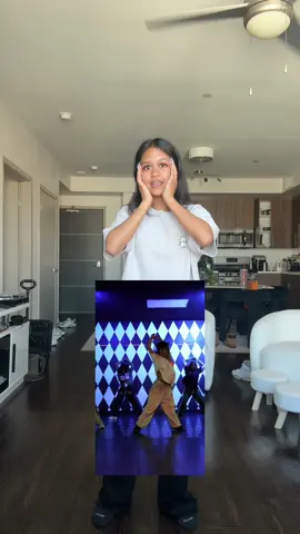 I failed but didn’t want to give up so I just ended up learning it later that day 😭😭 (dc: @Kiana) #lightsdownlow #lightsdownlowdance #maejor #learningdances #dancechallenges #dancingchallenges 