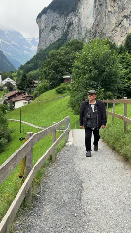 *Grindelwald, Swiss – Sebuah desa indah di kaki Pegunungan Alpen. Bukan sekadar tentang keindahan alam… melainkan perjalanan hati, tafakur, dan muhasabah.*