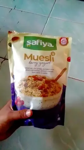 oat sereal menyehatkan,,,,terbuat dari bahan-yang Bagun dan sehat untuk tubuh...#oatsereal #muesli #yogurt 
