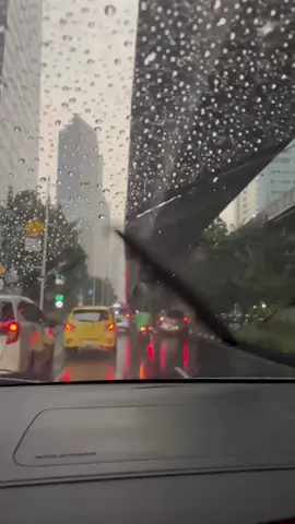 Jakarta x hujan vibesnya kerasa bgt #fypシ#jakarta 