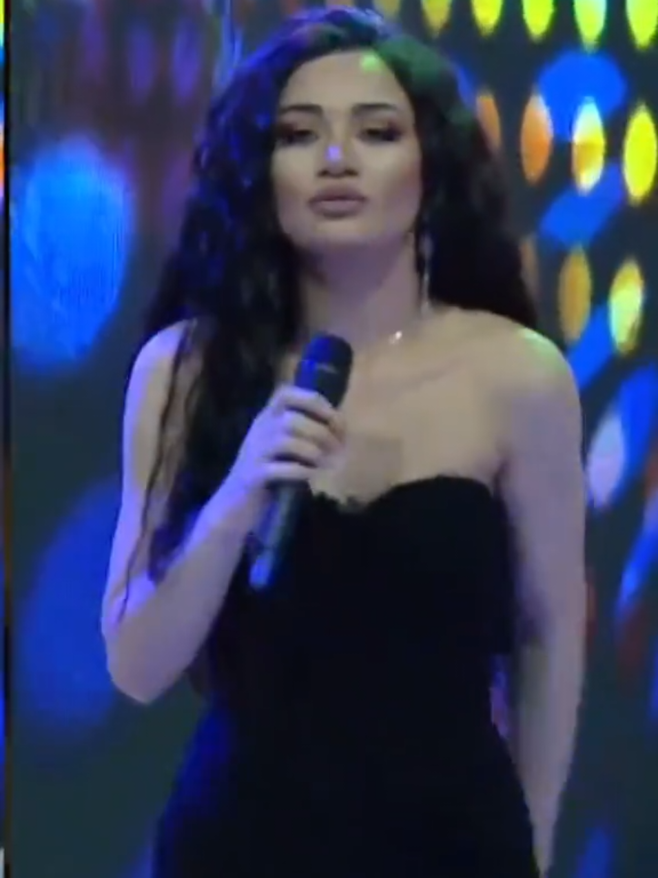 Zeynəb Həsəni - Edam #zeynebheseni #zeyneb #edam #mahnilar #kesfet  @zeynebheseniofficial 