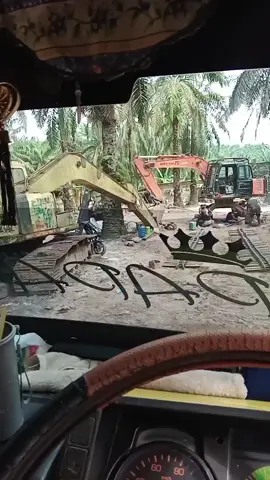 kapan lah derajat kesupiran awak ini berubah 🤣🤣#sopirtruckindonesia🇮🇩 #sopirtrukpunyacerita #supirtruck #dilawan #fyppppppppppppppppppppppp #viralvideo #penikmat #mobilelegends 