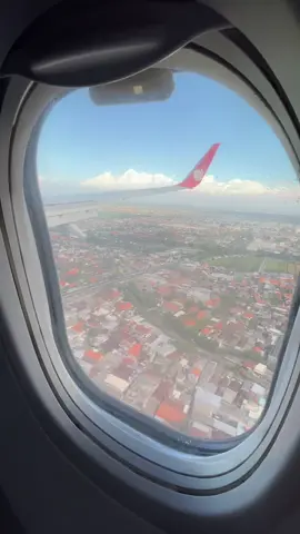 Hi home 🏡#fypシ゚viral #4u #xzyabc #pesawat #lionair #bandarajuandasurabaya 