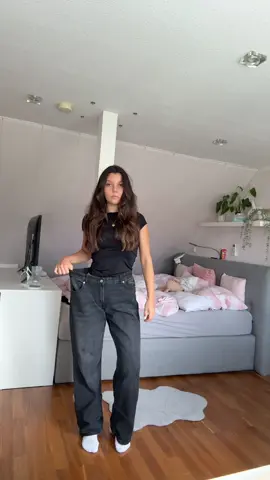 I lost all my weight through a drastic lifestyle change.                    I discovered running and have run almost 700 km since February.    It is not only the appearance that has changed but also the mindset, the quality of life and the joy!                                            But actually it's true that losing almost 20kg alone doesn't make you happy.                               What makes you happy is peace of mind.                                    Start loving and appreciating yourself and your body and incorporate healthy routines into your life,                                 because only this can change your life in long term...               the thought of weight loss should never be the only thing when you want to change!    #weightlosstransformation #bodytransformation #challenge #jogging #mindset #Running #progress #davidgoggins #motivation #weightlossjouney #weightlos #change #gogginsmentality #MentalHealth #mentality #weight #health #healthybody #mind #work #sport #fyp 