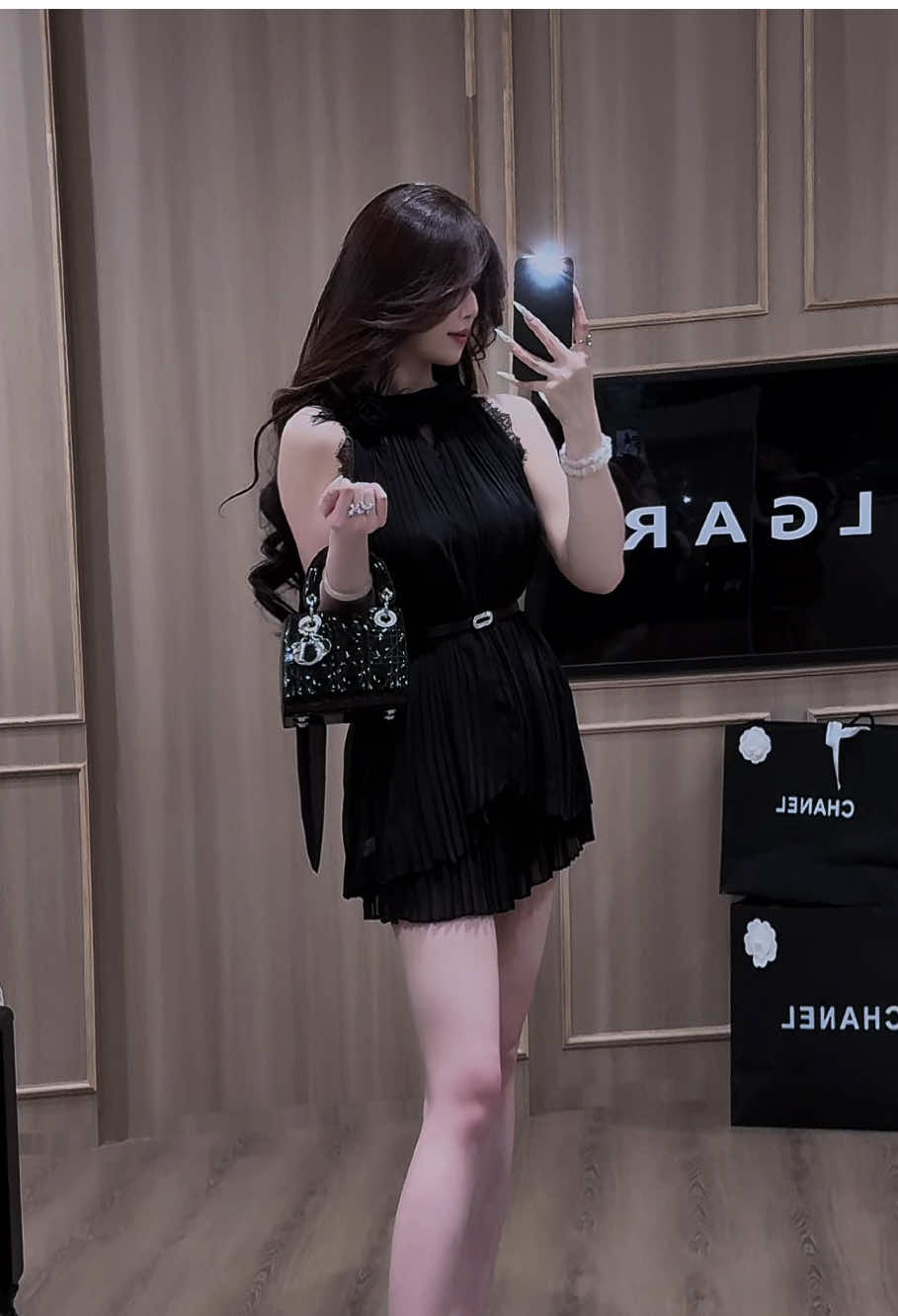 Hời ơi cái set này nhìn sang thế ko biết✨ #nhaso95 #vaytieuthu #luxury #setvayxinh #vayditiec #vaydutiec #setdonusangchanh #setdoxinh #setvayao #phoidoxinh #fitcheck 