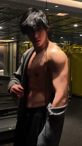Ma Xiaoyu dengan Bodynya di tempat Gym #maxiaoyu马小宇 #马小宇 #maxiaoyu 