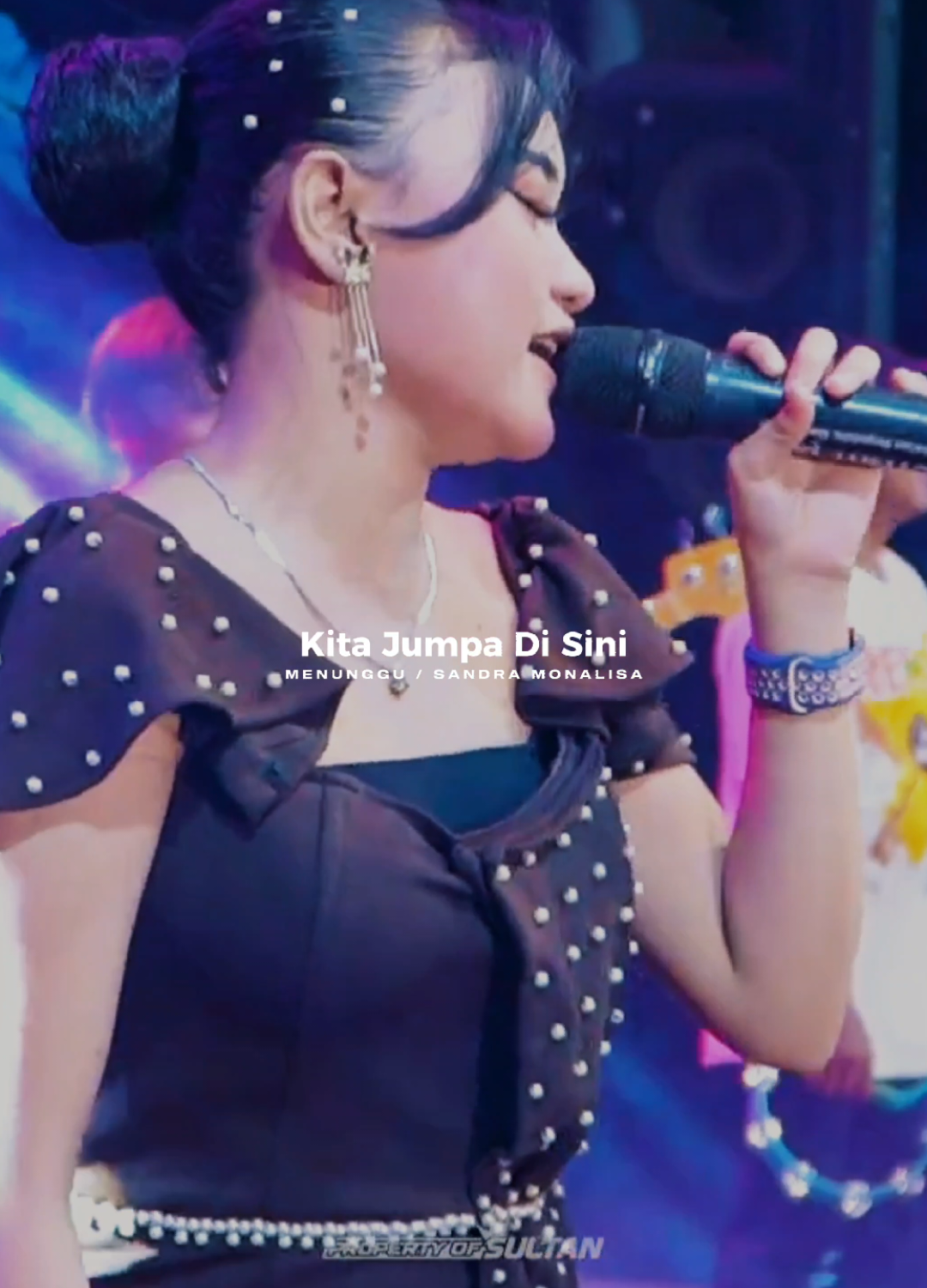 MENUNGGU / Sandra Monalisa   sekian lama aku menunggu #menunggu #sandramonalisa #newrevata #trend #story #liriklagu  #dangdutanae #template #CapCut 