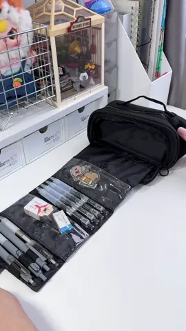 Unbox túi bút xịn xò có ngăn mở rộng dài ra. Mở ra là mê, đóng lại là ghiền. Dân học đường nhìn phát muốn mượn liền #túibút #unboxingstationery #dohocxinh #hoctapvui #stationerylove #tiktokhocduong #backtoschoolvibes #vanphongphamcute #soccondt 