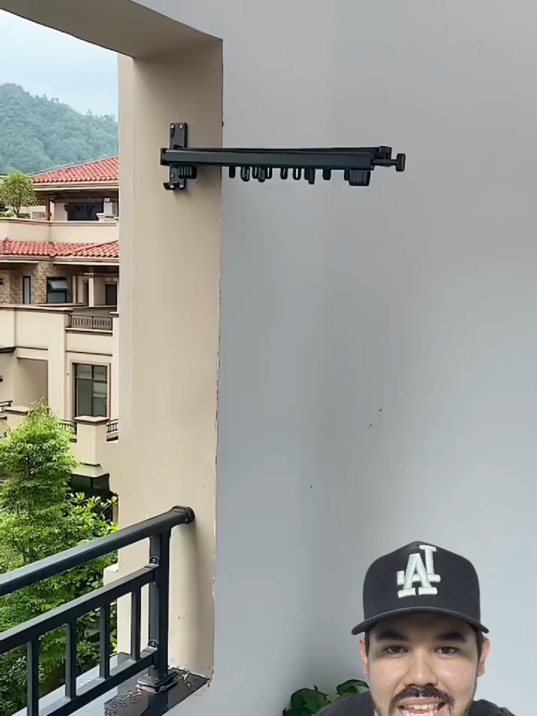 🔥 ¡La solución definitiva para secar tu ropa llegó a tu casa! 🔥 Con este tendedero giratorio y retráctil aprovecha cada rincón, manteniendo todo ordenado y elegante. ✅ Ahorra espacio en apartamentos y balcones ✅ Diseño práctico y resistente ✅ Fácil instalación y uso 📦 Envío GRATIS 💸 Pagas al recibir ⚠️ ¡Últimas unidades disponibles! #Hogar #OrdenEnCasa #AhorraEspacio #Tendedero #ropa #lasmegaofertas