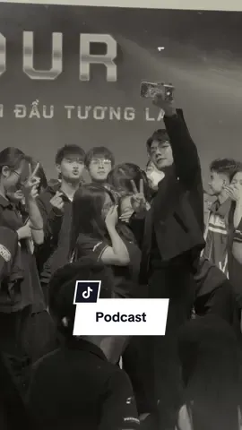 Cách đây 2 năm trước tôi đã từng đăng tải 1 podcast ngắn để truyền cảm hứng tới chính tuổi trẻ của mình.  Về những điều mà mình có thể làm ở thời trẻ, hãy cứ bước, cứ làm và hãy hành động trong khi mình đang năng nổ.  Đến thời điểm hiện tại Video đã có trên 100.000 video sử dụng sound podcast này và đạt hàng tỉ view.  Tôi không tự hào vì những con số đó, tôi tự hào vì thời điểm hiện tại, tôi chưa tiếc một điều gì vì những việc mình đã làm, dám làm và không bỏ cuộc.  Và nếu như bạn chưa biết mình bắt đầu từ đâu, giống tôi ở thời điểm đó thì hãy cứ đi rồi sẽ đến! Chúc may mắn! #kimmanhquyen #diengiakimmanhquyen #kimquyenpodcast 