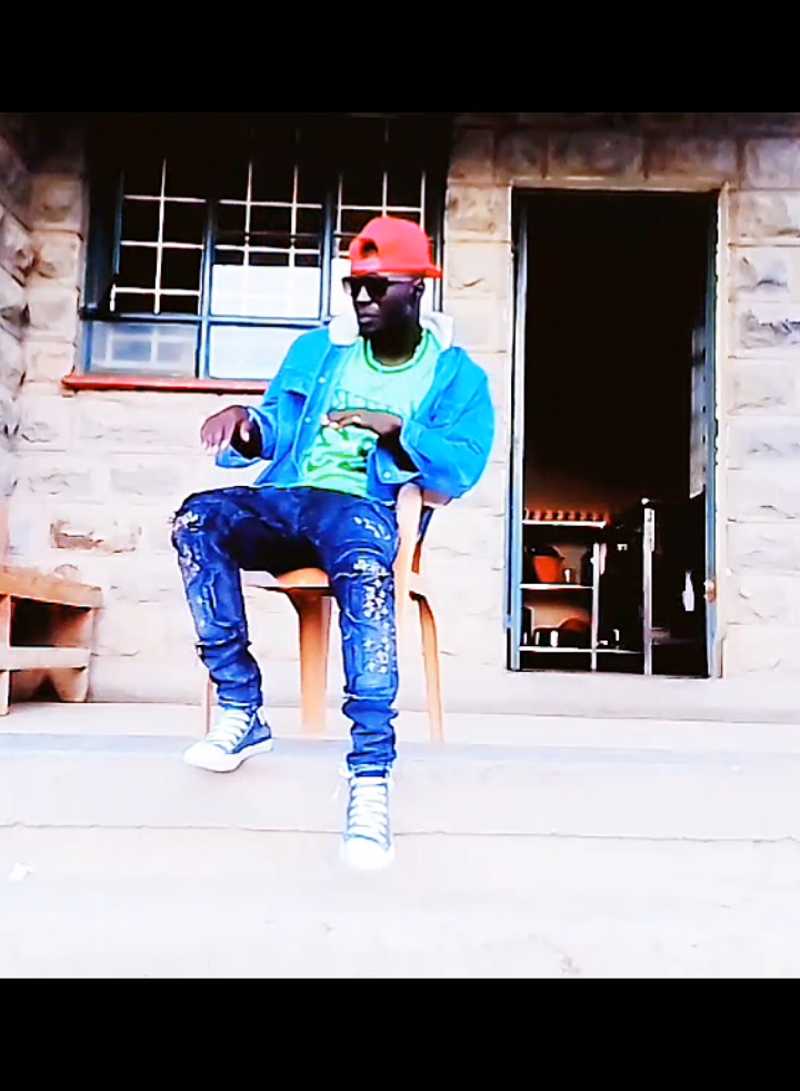 Sasa Hii Mtu Akiniambia