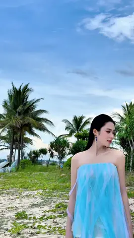 Vân Nhi xin gửi lời chúc mừng anh Adrian Anh Tuan đã tổ chức một show diễn VIVAVIVU thật mãn nhãn và thành công rực rỡ! Được góp mặt trên sàn diễn đặc biệt này là một niềm hạnh phúc lớn đối với Vân Nhi, cũng như cơ hội quý giá để trải nghiệm và học hỏi sau đăng quang. Vân Nhi chân thành cảm ơn anh Adrian Anh Tuấn đã tin tưởng và trao cơ hội để Vân Nhi được tỏa sáng trong show diễn lần này.  Đặc biệt, Vân Nhi cảm ơn chị Hoa Hậu Hương Giang vì sự tận tâm hướng dẫn, hỗ trợ và động viên suốt quá trình chuẩn bị, giúp Vân Nhi thêm tự tin khi bước lên sàn catwalk. Cảm ơn team makeup Học Viện Quân Nguyễn Pu Lê đã chăm chút cho Vân Nhi vẻ ngoài rạng rỡ, giúp Vân Nhi thật sự nổi bật trong lần đầu trình diễn sau cuộc thi. 📸 KIENG CAN TEAM #VIVAVIVUSHOW #AdrianAnhTuan #ahauvannhi  #QuânNguyễnPuLê #HươngGiang #hoahauvietnam2024 #hoangthanhmedia #tienphong #kiengcanteam