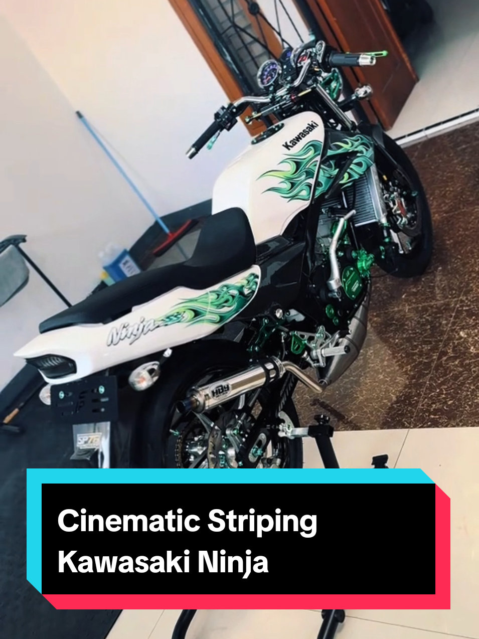 Membalas @mochmahfudnew Striping Ninja RR atau SS api warna hijau ada banget dong sayang, mulai di harga 60 ribuan aja buruan langsung cek keranjang kuning!  #fyp #stripingmotor #stripingsticker #stripingtransparanuv #stripinguv #stripingcustom #stickermotor #stickertransparan #stickeruv #kawasakininjarr  #kawasakininjass #ninjassmodifikasi 