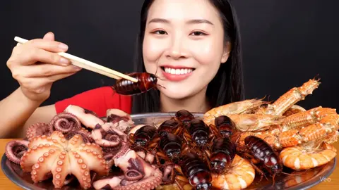 ASMR.eatijg cockroaches sea food #asmrfood #aiasmr #veo3 #fastfoodmukbangs #asmrvideo #koreanmukbang #ASMR #asmrsounds #mukbang #mukbangfood #seafood 