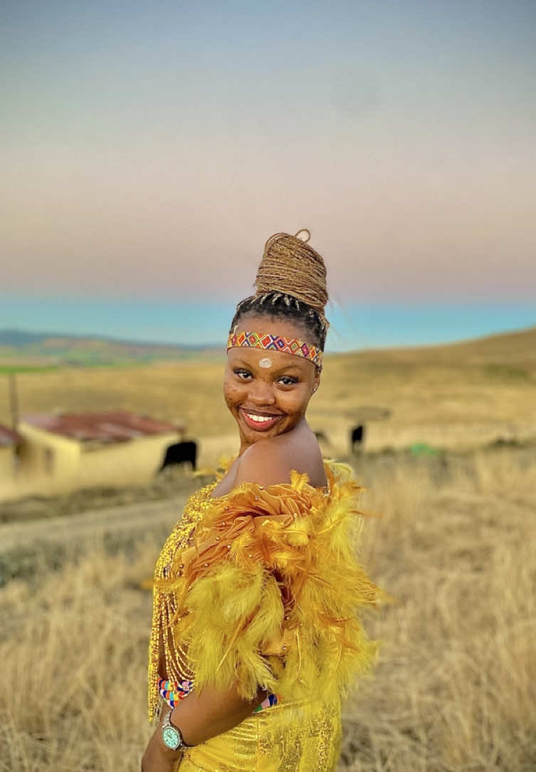 Laphana eMzimkhulu ku @Ayo🎀 no @Z’ndaya ❤️💋 Skirt : me Neckpiece: @Ayo🎀 #umemulo #ubuntombi #amatshitshi #ingoma 