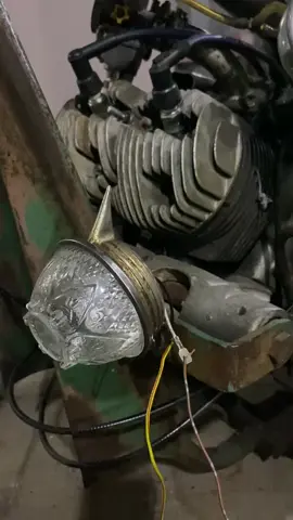 lampu kakak #chooper #chopperporn #chopperlife #choppershit #ftw #chopperindonesia #choopergang #saritemgarage #longfork #longforkchopper #70s #70s80s90s 