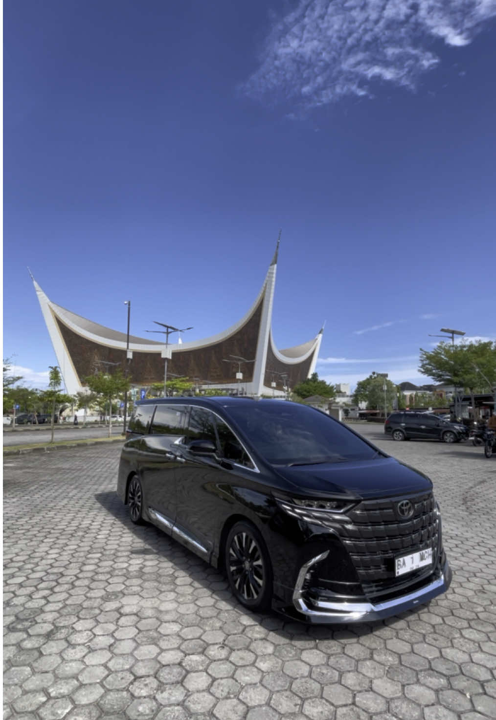 Alphardhybridh#mcholiday #rentlmobilprmium #alphardhybrid #rentalmobilterpercaya #rentalmobilpadang #rentalpadang #rentalmobilnyaman #rentlmobillepskunci #sumbartiktok #minangkabau #fypviraltiktok🖤シ゚☆♡ #fyyyp #fyyyyyyyyyyyyyyyy 